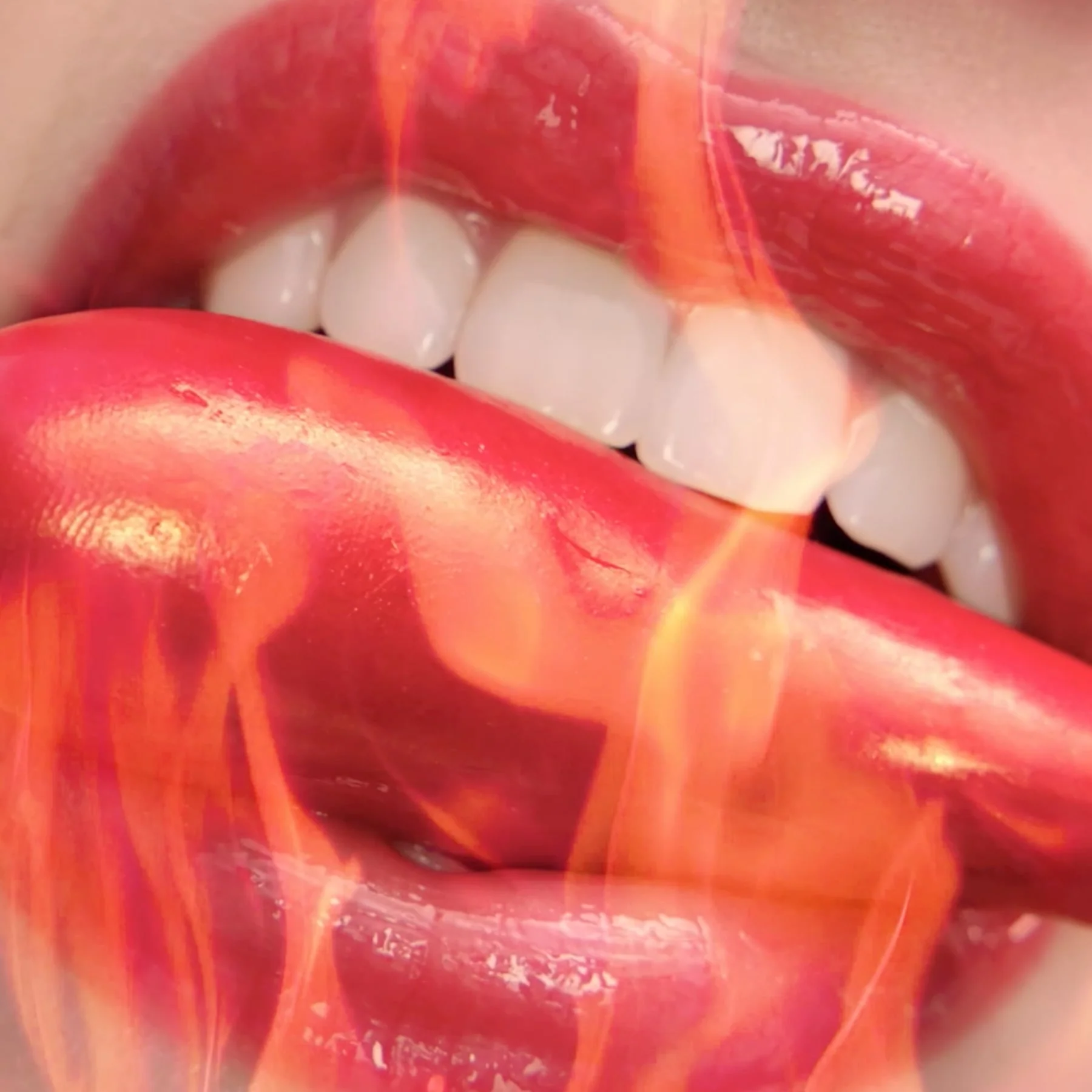Maybelline Lifter Plump Lip Plumping Gloss with Chilli Pepper - Image 13